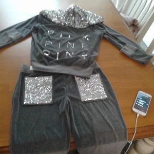 Vs Pink grey MEGA BLING BNWT Size Large 2pc Velour